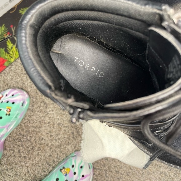 TORRID Lace-Up Hiker Boots - Black SZ/9WW - Picture 8 of 10